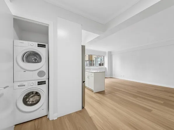 85 East End Avenue image 23 of 26