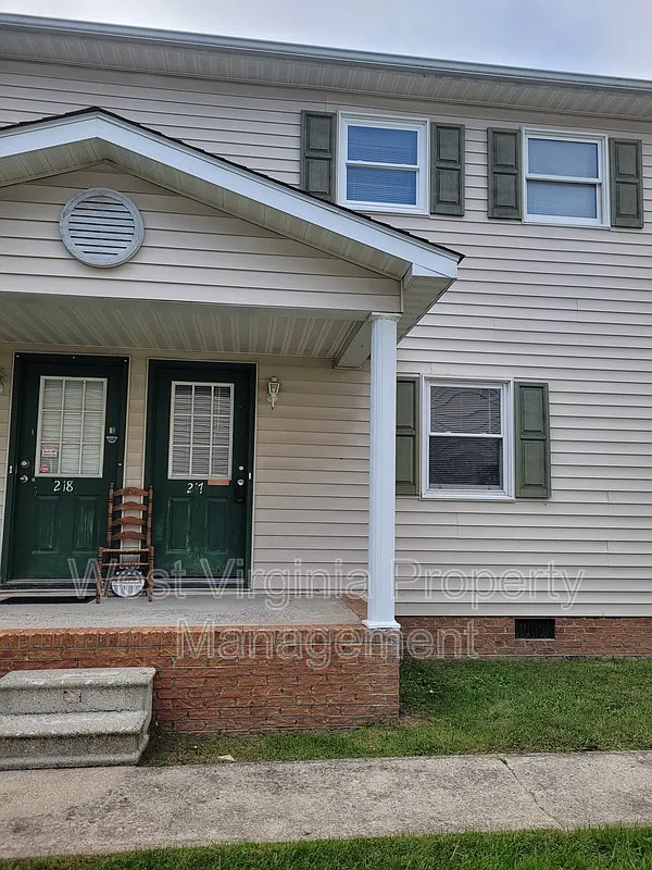 2 bed, 1.0 bath, $1,150 — Photo 1