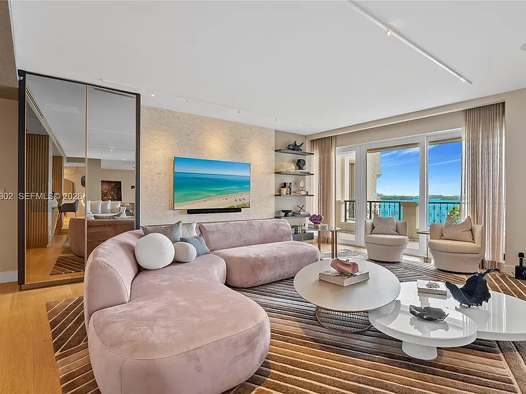 5242 Fisher Island Dr #5242 — Photo 19