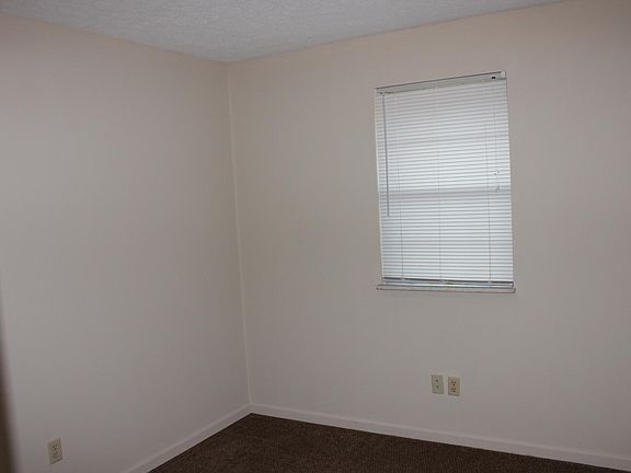 2nd image of 401 N C St APT 3
