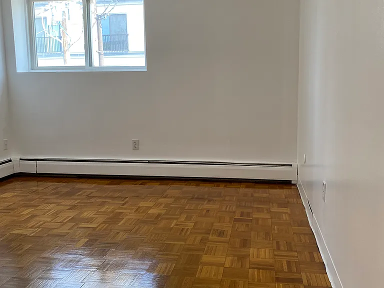 100 Morris — Photo 27
