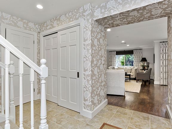 45 Ettl Ln Unit 406 Greenwich-print-007-008-006-4200x2803-300dpi.jpg