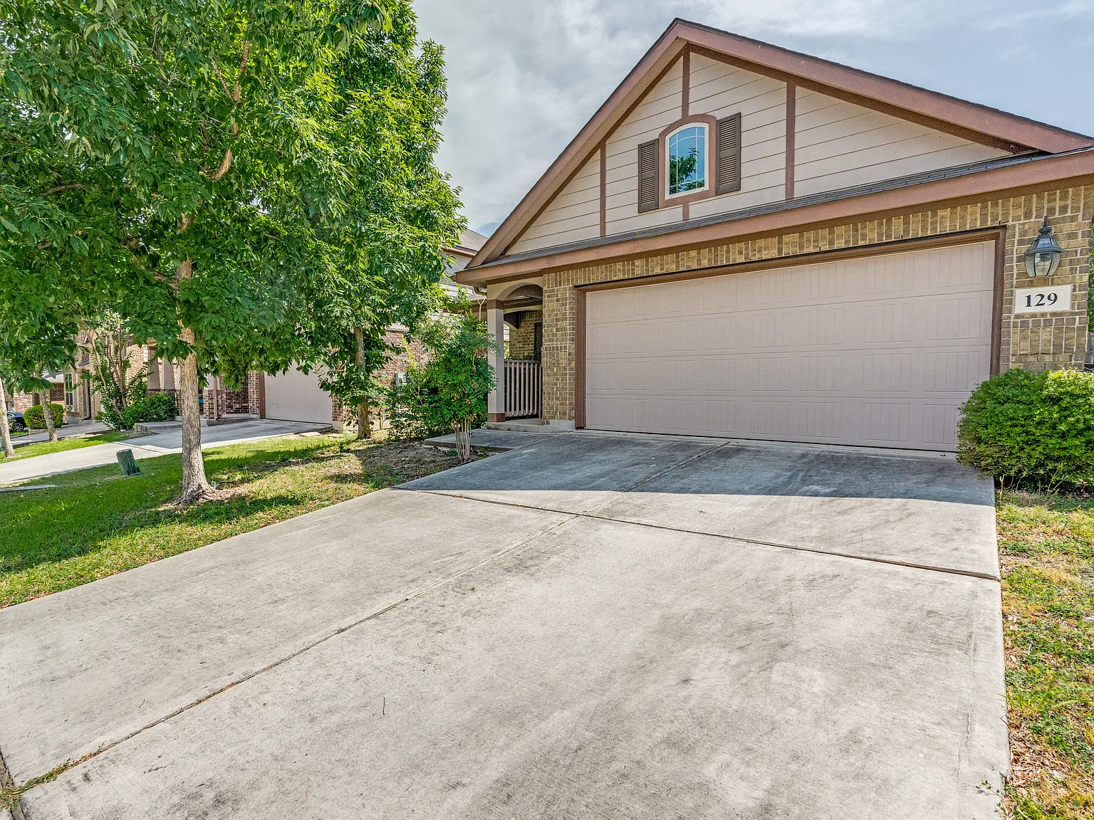 3 bed, 1565 sqft, $1,900 — Photo 1