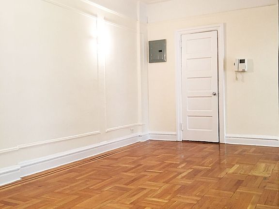 4th image of 6015 Woodside Ave APT 2G