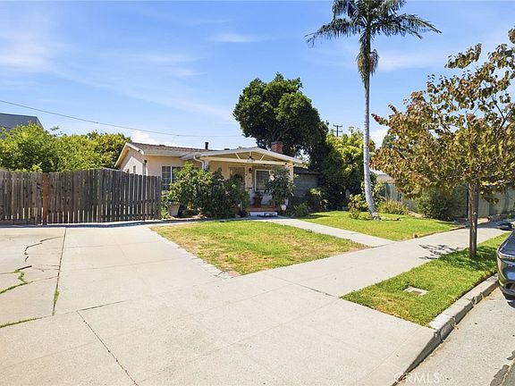 3rd image of 2338 Ridgeview Ave