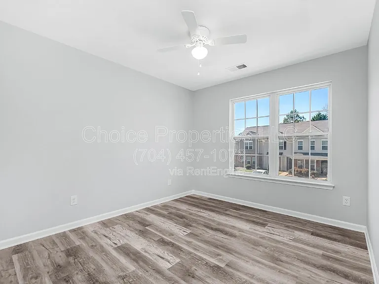 9516 Drains Bay Ct — Photo 19