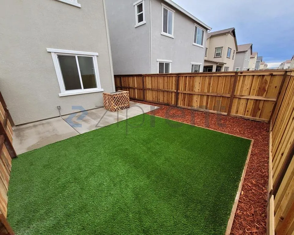 1 bed, 600 sqft, $1,399 — Photo 3