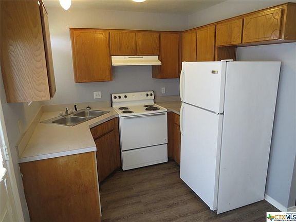 4th image of 1105 Leslie Cir APT A