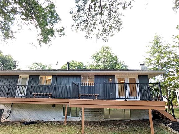 5th image of 2206 Woodcrest Dr