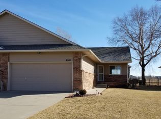 8910 W Meadow Park Ct, Wichita, KS 67205