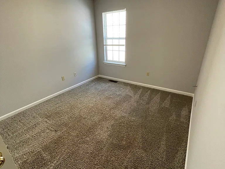 403 Moonlite Ave — Photo 8