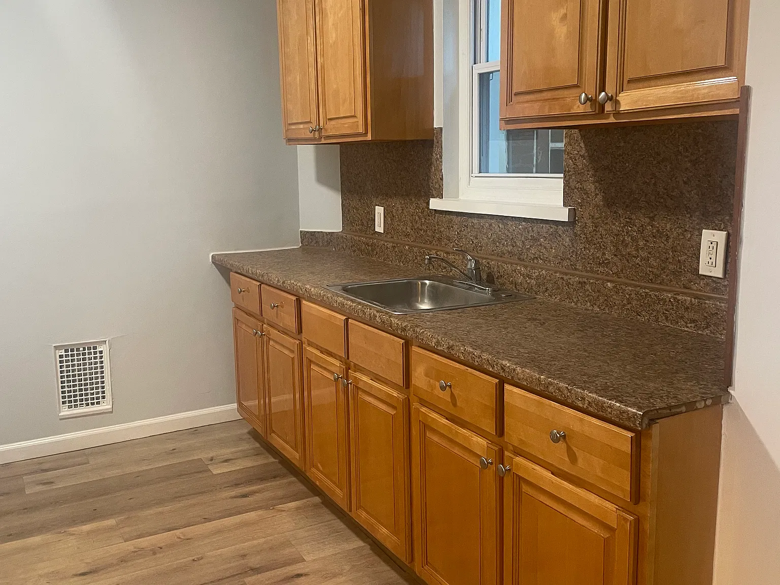 3 bed, 948 sqft, $1,600 — Photo 3