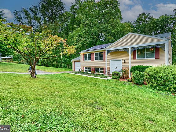 5th image of 15 Franklin Valley Cir