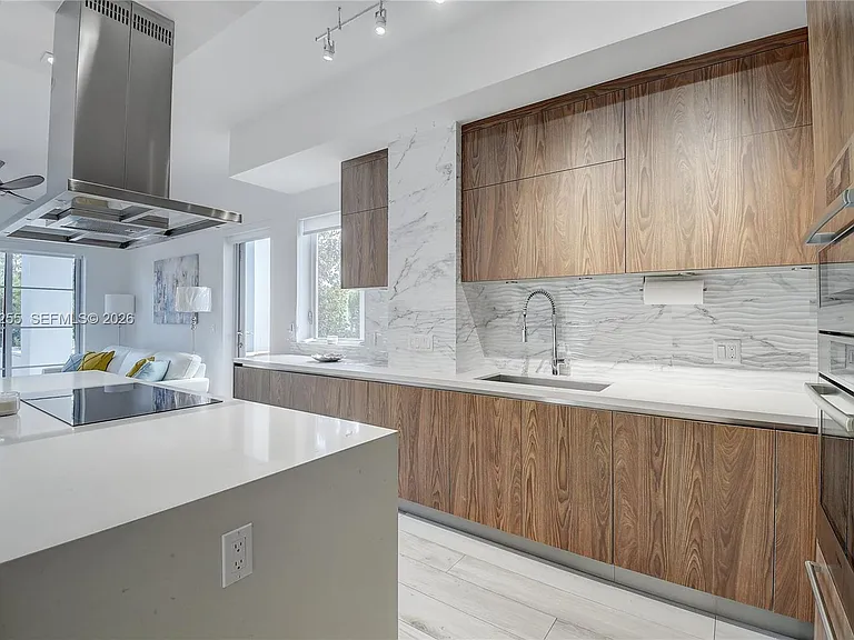 155 E Boca Raton Rd #Townhouse 1 — Photo 6