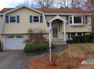 7 Carriage Rd, Billerica, MA 01821