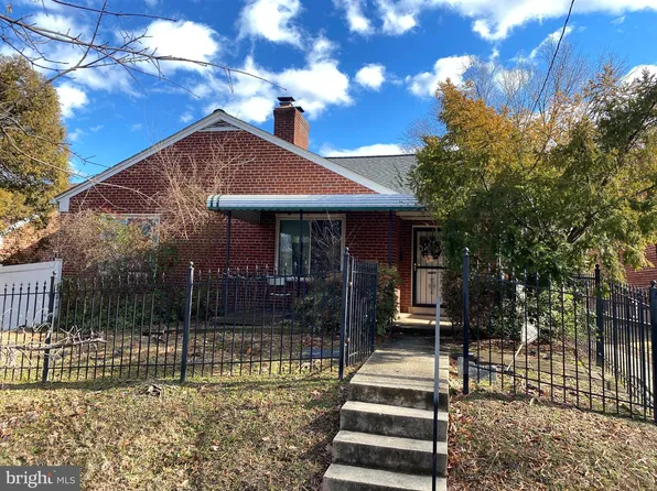 5411 Sargent Rd, Hyattsville, MD 20782