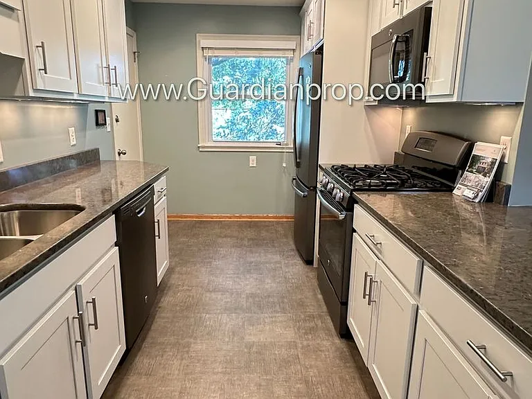 4402 Zenith Ave S — Photo 9