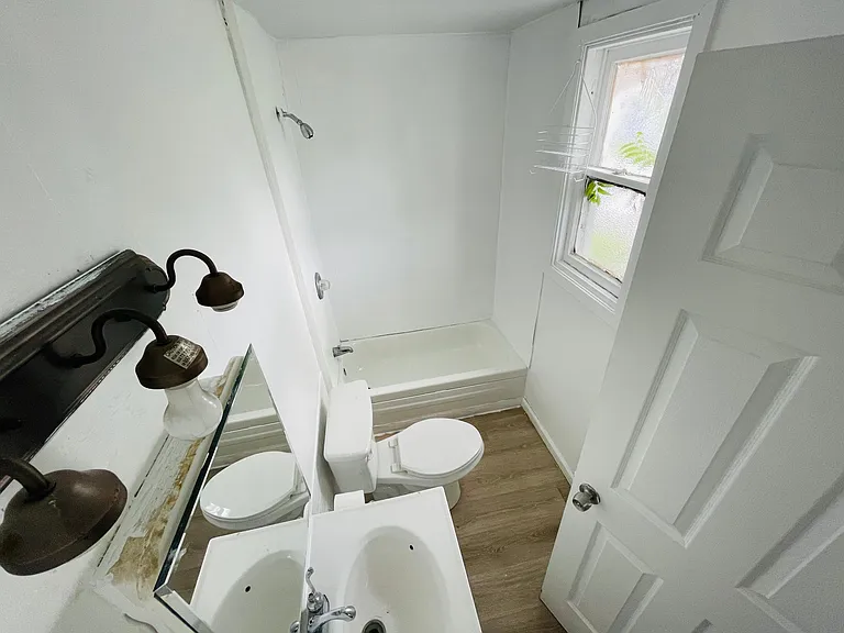 327 Hampshire St #1 — Photo 6