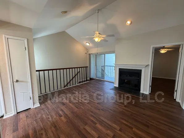 6220 Bentwood Trl APT 404, Dallas, TX 75252