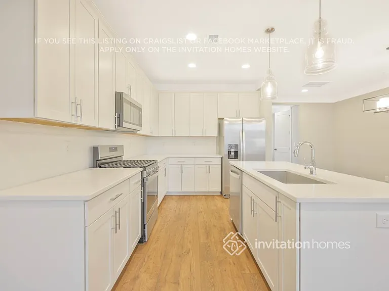 647 Vernon Ave #401 — Photo 8