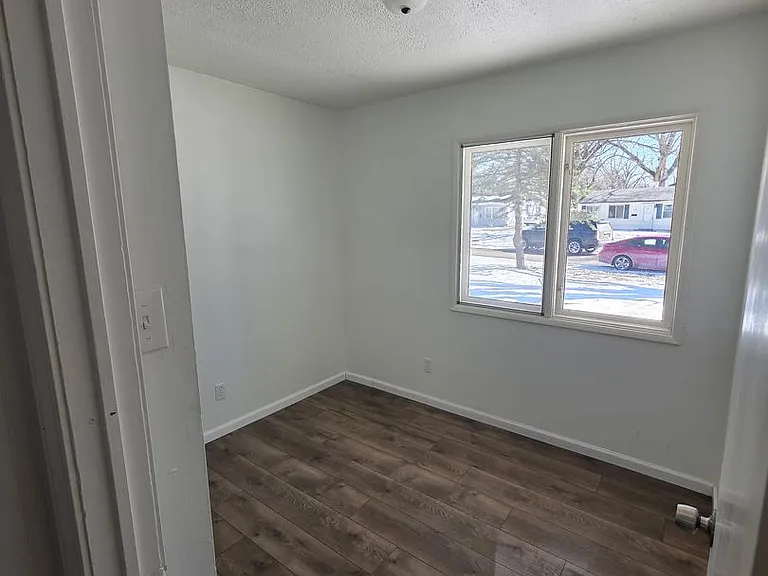 14 W Adams Dr — Photo 6
