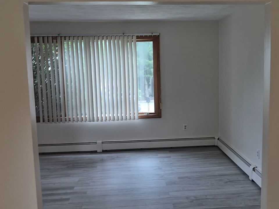 1st image of 47 Lockwood St