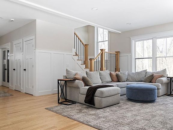 5th image of 450 Carrs Pond Rd