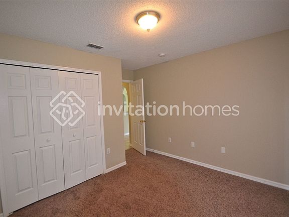 5th image of 3921 Blackberry Cir
