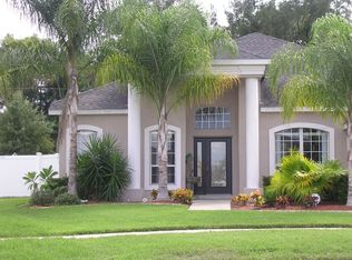 1124 Sweet Breeze Dr, Valrico, FL 33594