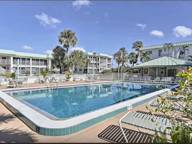 6500 Estero Blvd #D121 — Photo 24
