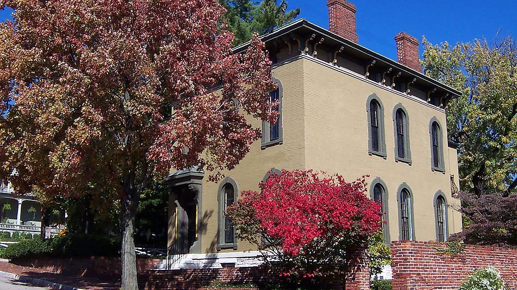 617 State St - Property Image