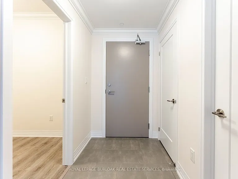 10 Concord Pl #213 — Photo 8