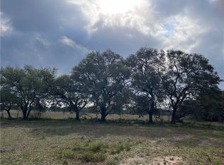 1022 County Road 438, Yoakum, TX 77995
