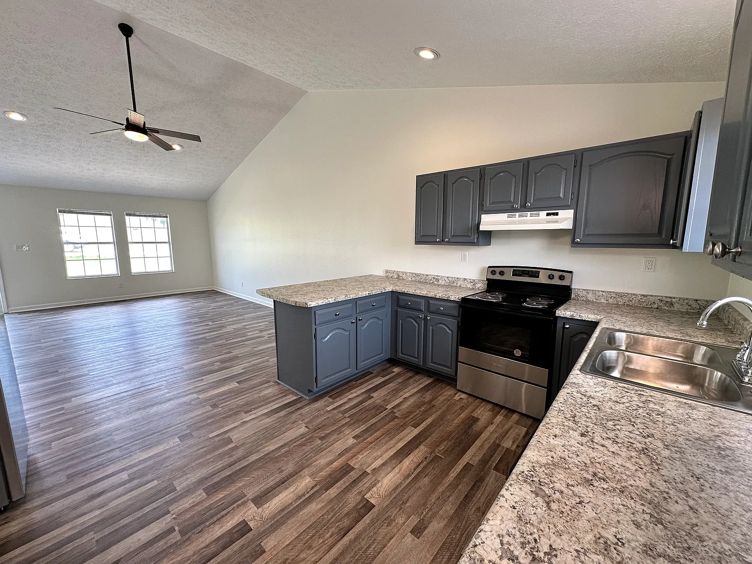 2 bed, 1150 sqft, $1,475 — Photo 2