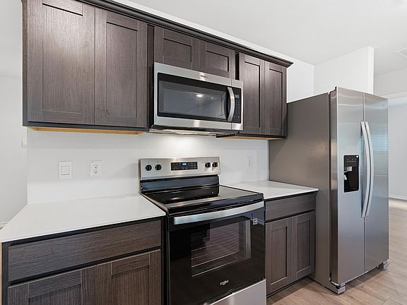 5th image of 1325 Brook Ln