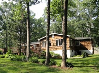 20 Iroquois Pl, Lakewood, NJ 08701