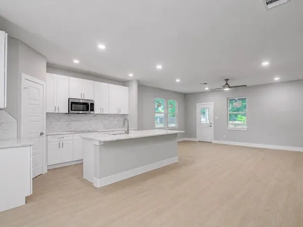 5447 N Shady Creek Dr, Houston, TX 77017