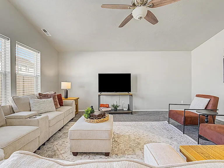 2742 W Balboa Dr — Photo 31