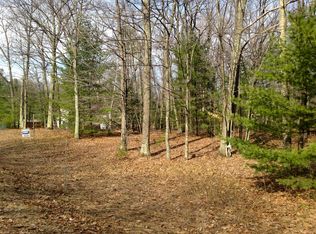 890 Minkin Dr, Traverse City, MI 49685