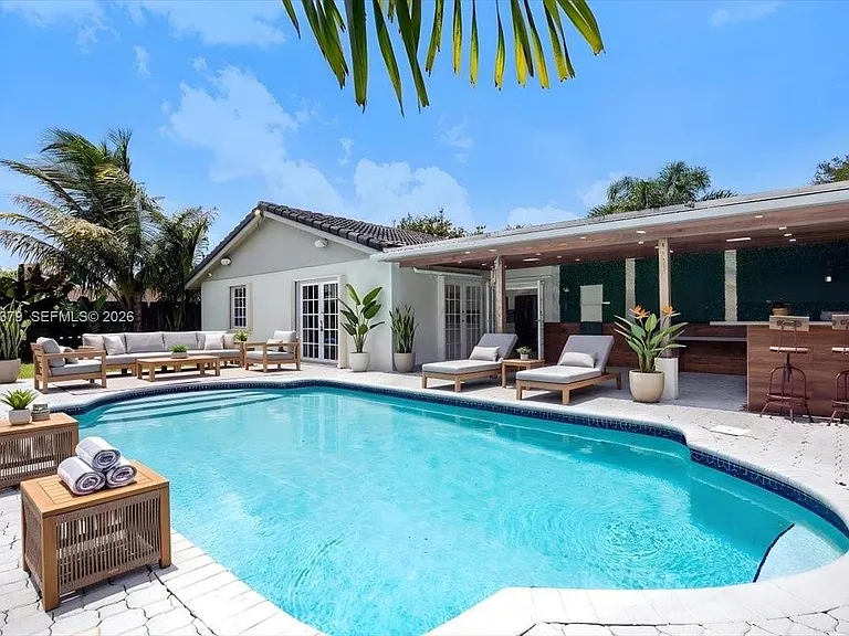 4201 W Sailboat Dr — Photo 2