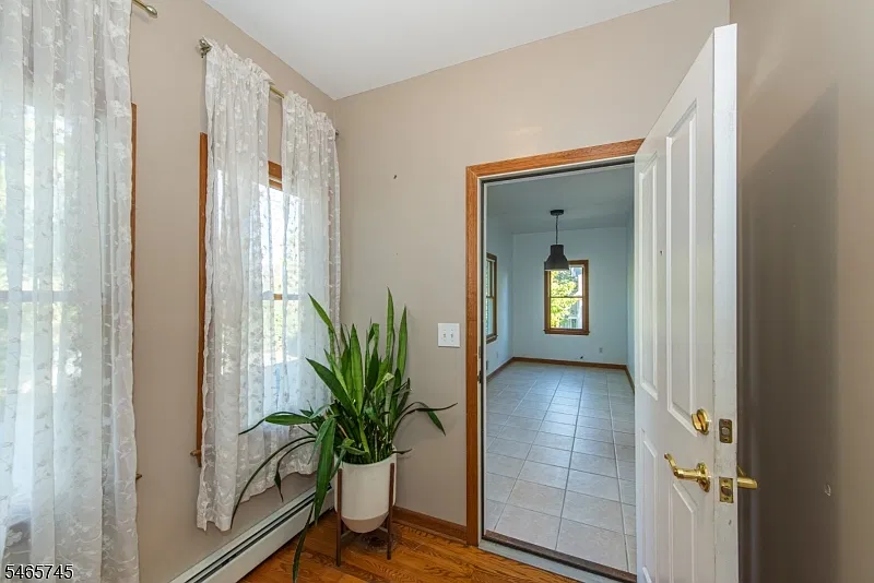3 bed, 1.5 bath, $3,900 — Photo 4