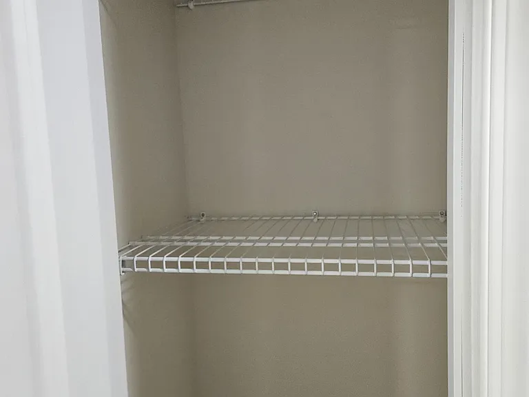 1068 Lakeland Dr — Photo 41