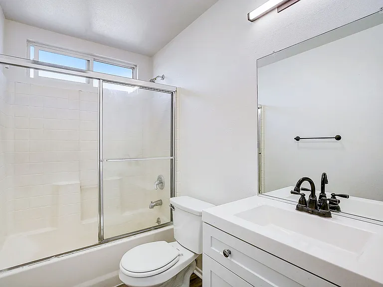 Toscana Apartments — Photo 20