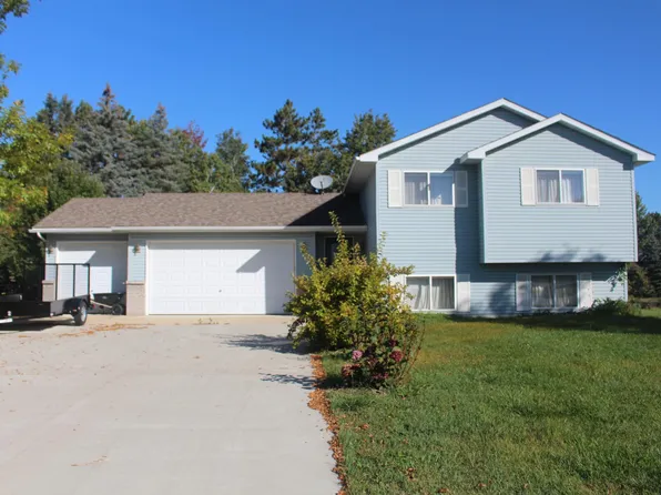 350 11th St NE, Milaca, MN 56353