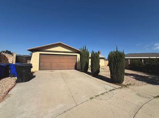 8641 Tangelo Ct, Fontana, CA 92335