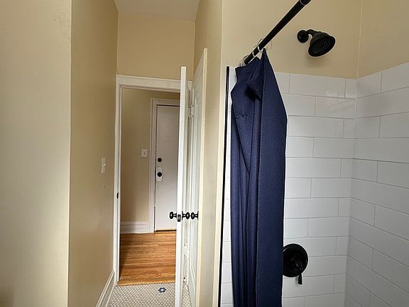 3rd image of 4045-4055 W School St #4049-2S