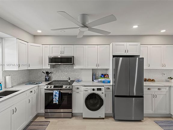 3rd image of 3051 NE 48th St