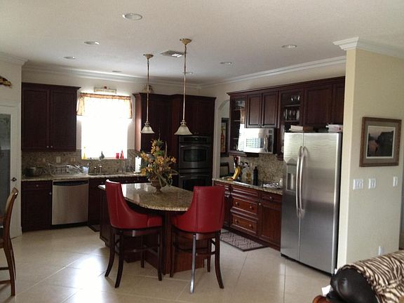 3rd image of 7810 SE Heritage Blvd