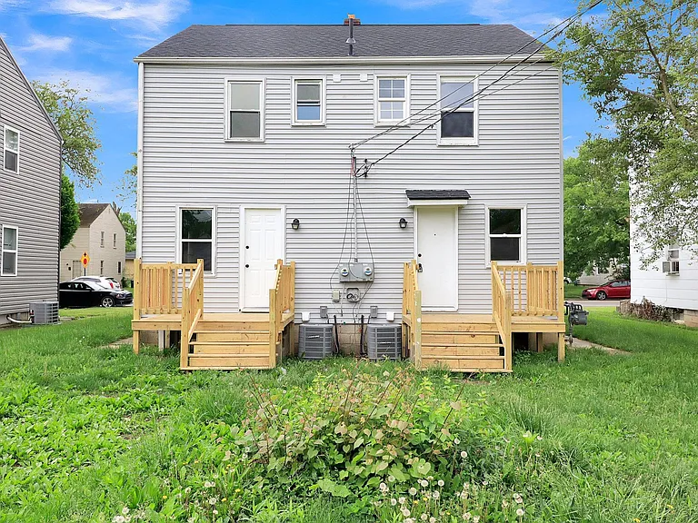 1686 E Whittier St — Photo 12