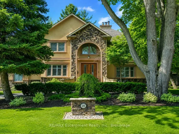 24 Birkbank Dr, Oakville, ON L6J 4Y9